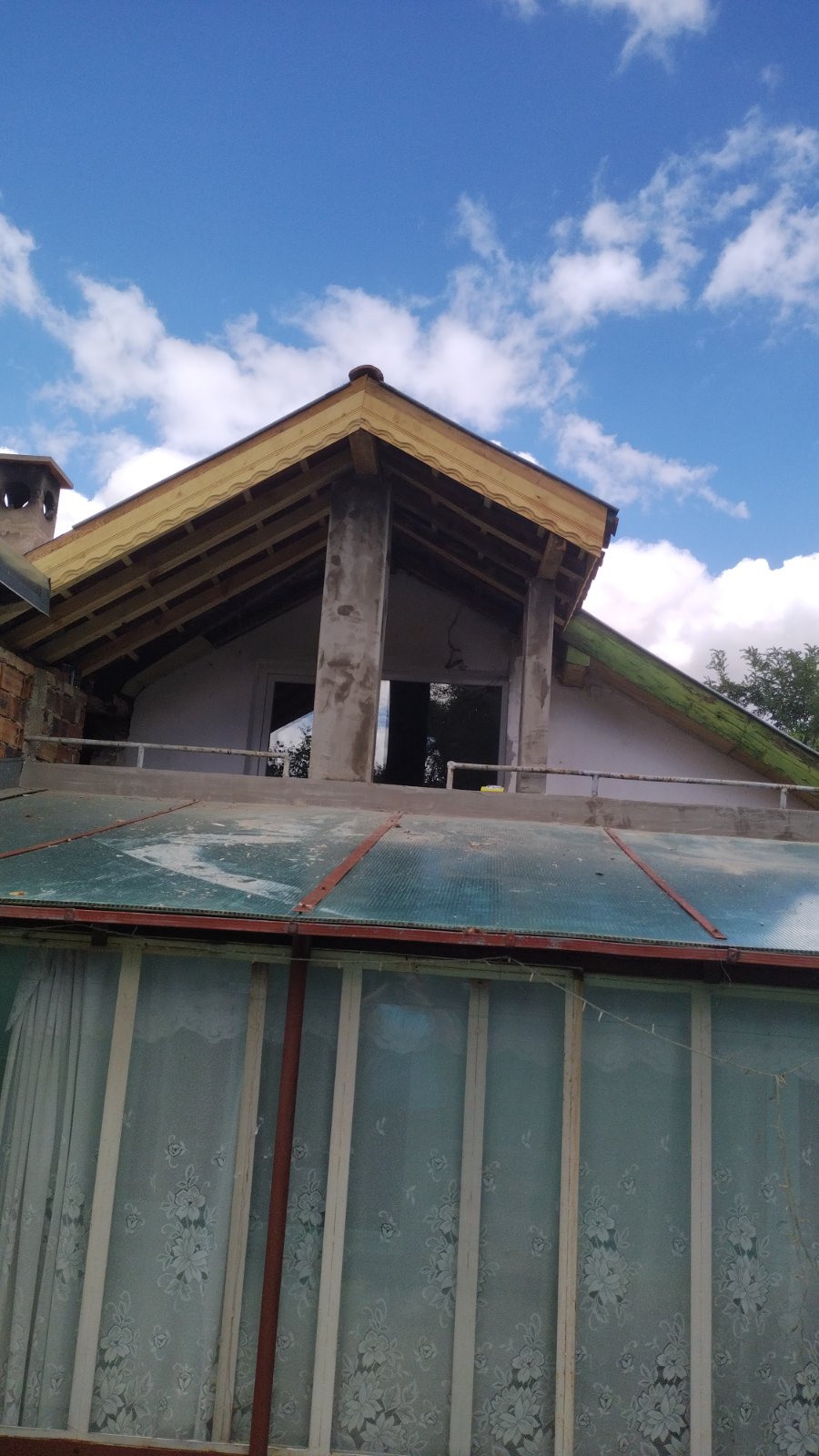 Удължаване на покрив и изграждане на антре във вилна зона Плевен – Проект №37